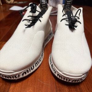 MIU MIU PRADA 5E088D WHITE KNIT MESH BLACK LOGO BUNGEE SOCK SNEAKERS